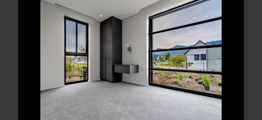 4 Bedroom Property for Sale in Pearl Valley at Val de Vie Western Cape